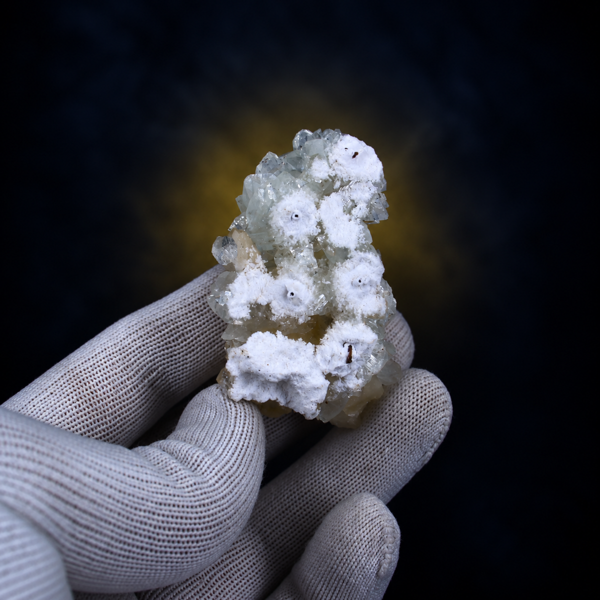 Natural Apophyllite with Stilbite Crystal Cluster – 40 g