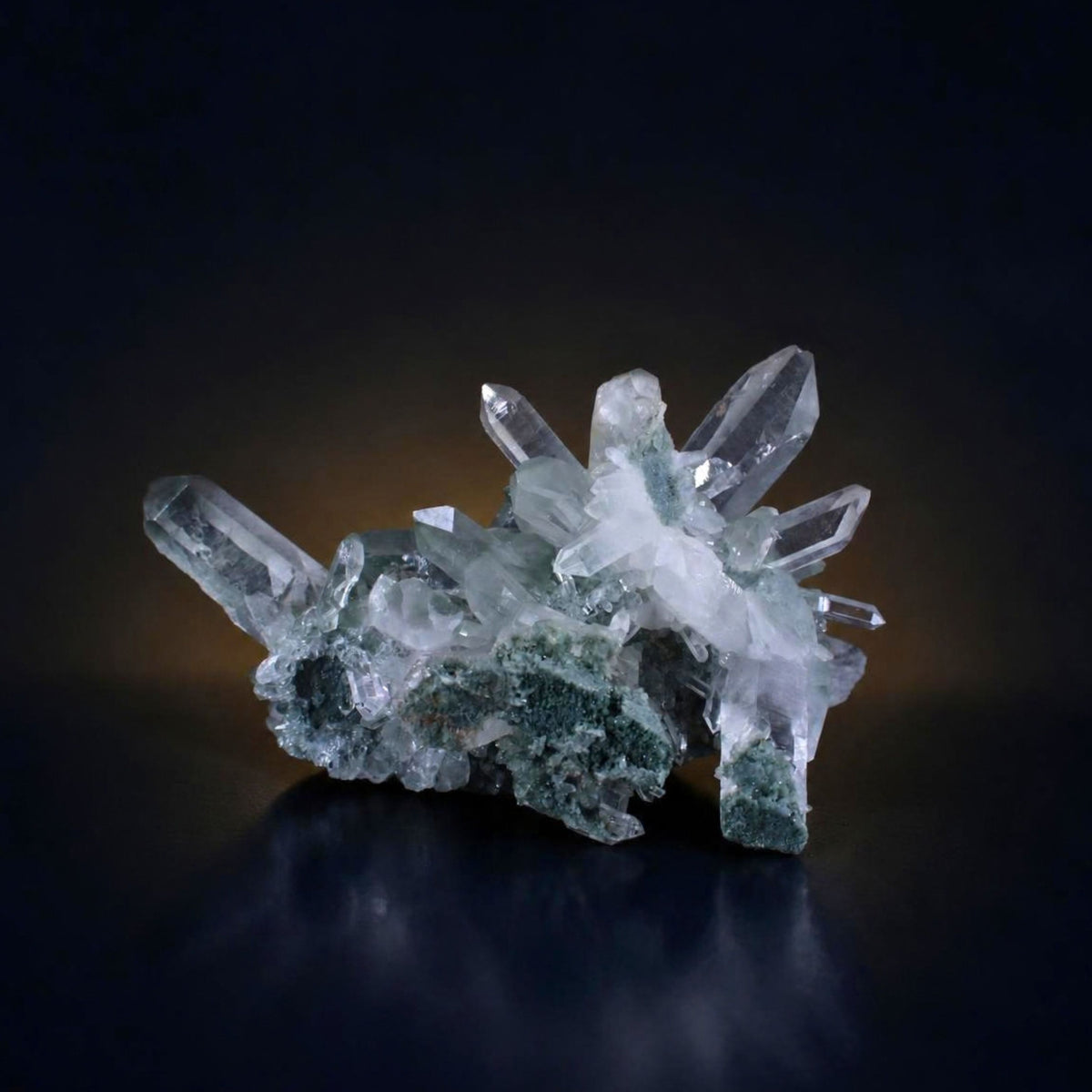 Natural Green Himalayan Quartz Mineral Specimen 12 × 11 × 5 cm 890 g