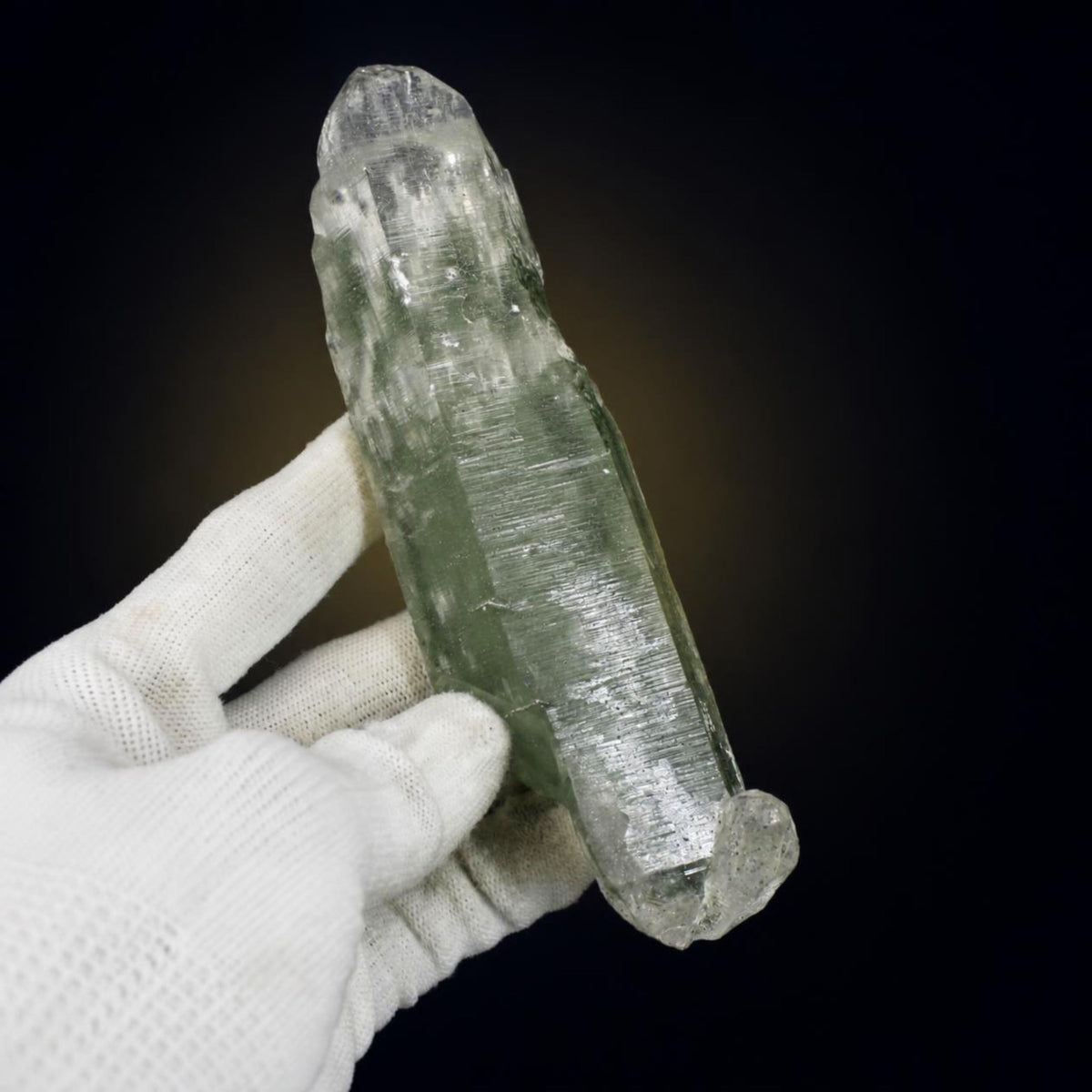 Natural Green Himalayan Quartz Mineral Specimen 11 × 4 × 3 cm 300 g