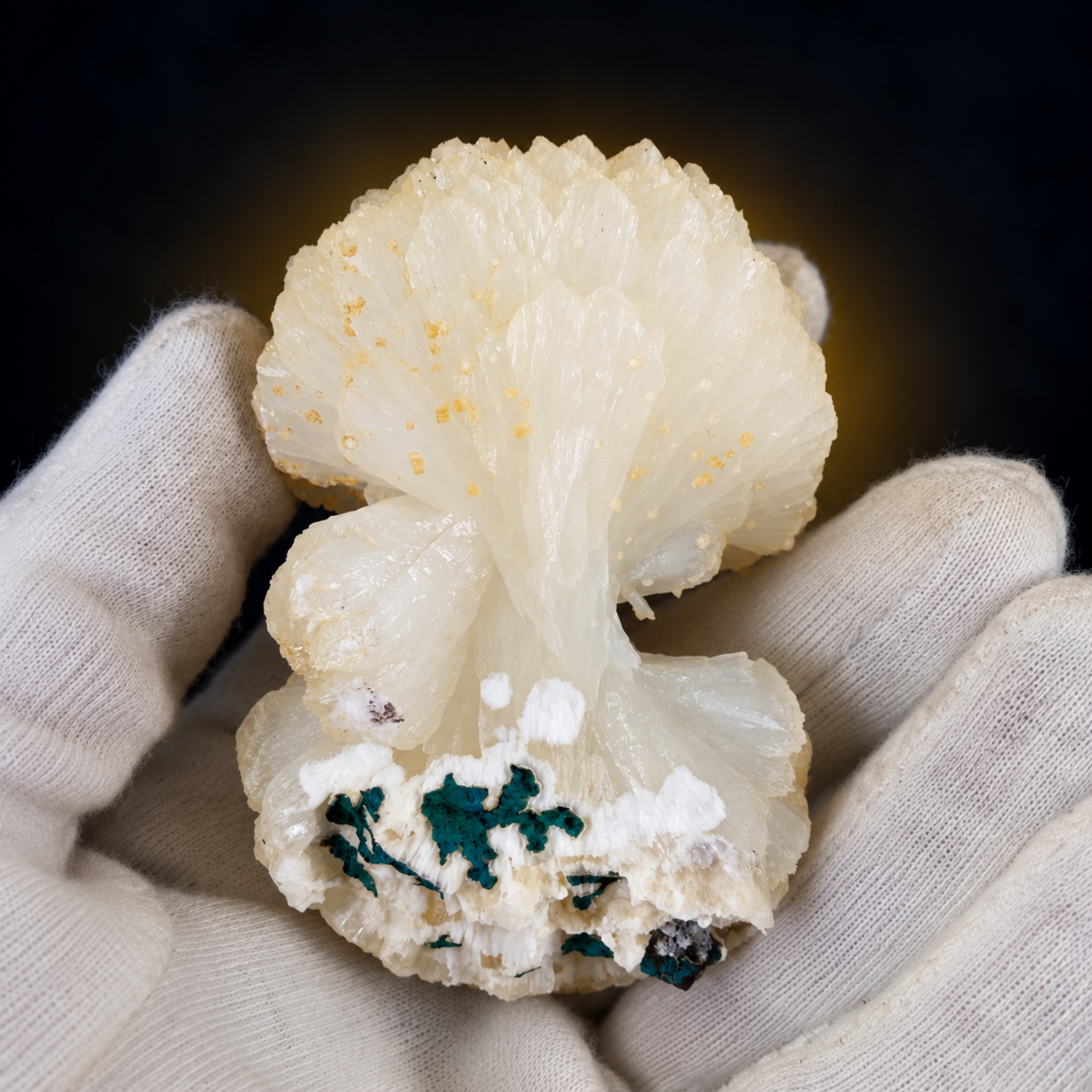 Natural White Heulandite Crystal Cluster – 150 g