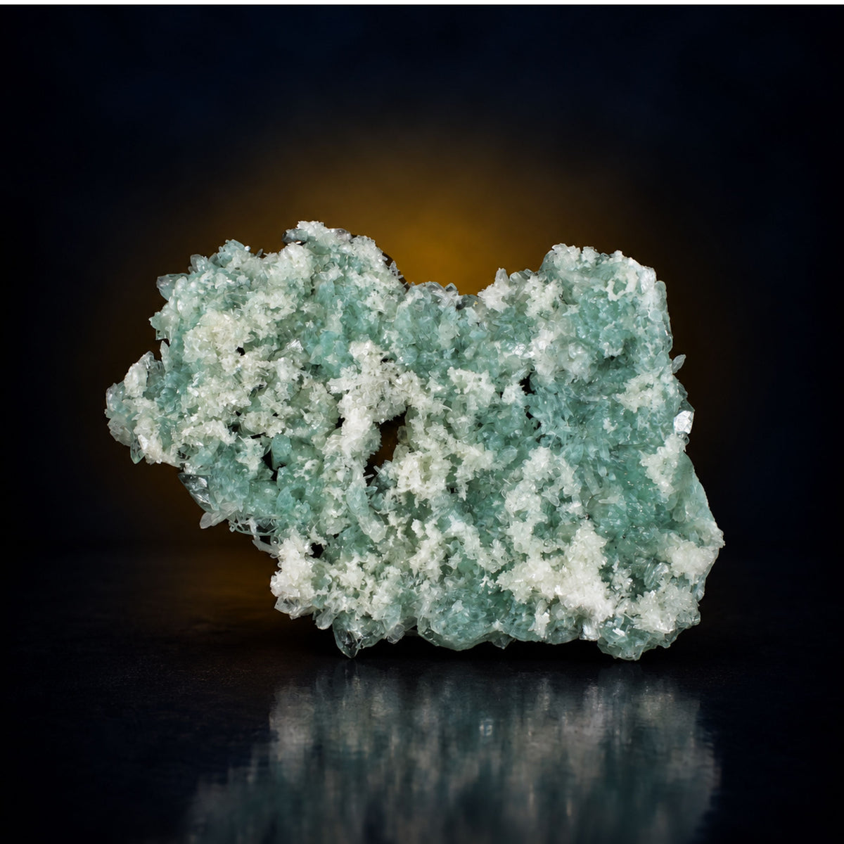 Apophyllite and Stilbite specimen — India, 180 g.