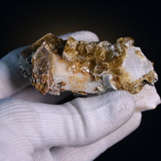 Calcite specimen — India, 150 g.