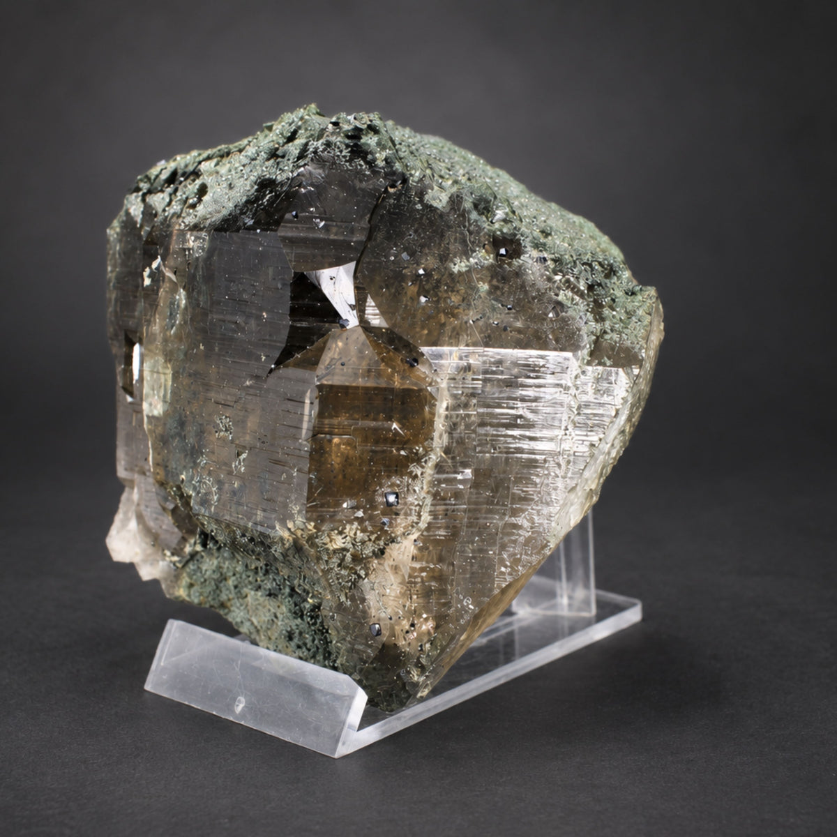 Natural Smoky Quartz Mineral Specimen  9 × 6 × 6 cm 370 g