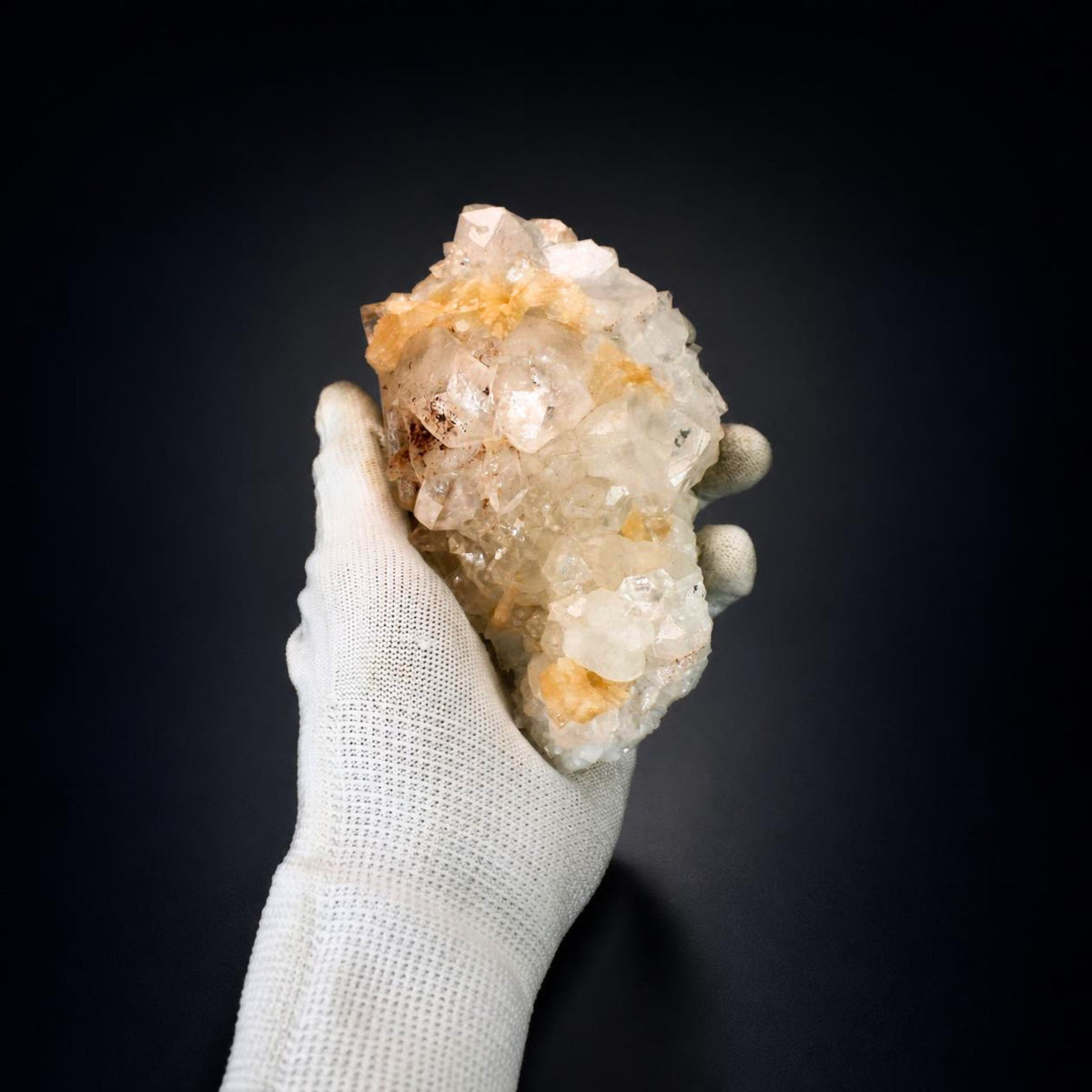 Apophyllite and Stilbite specimen — India, 590 g.