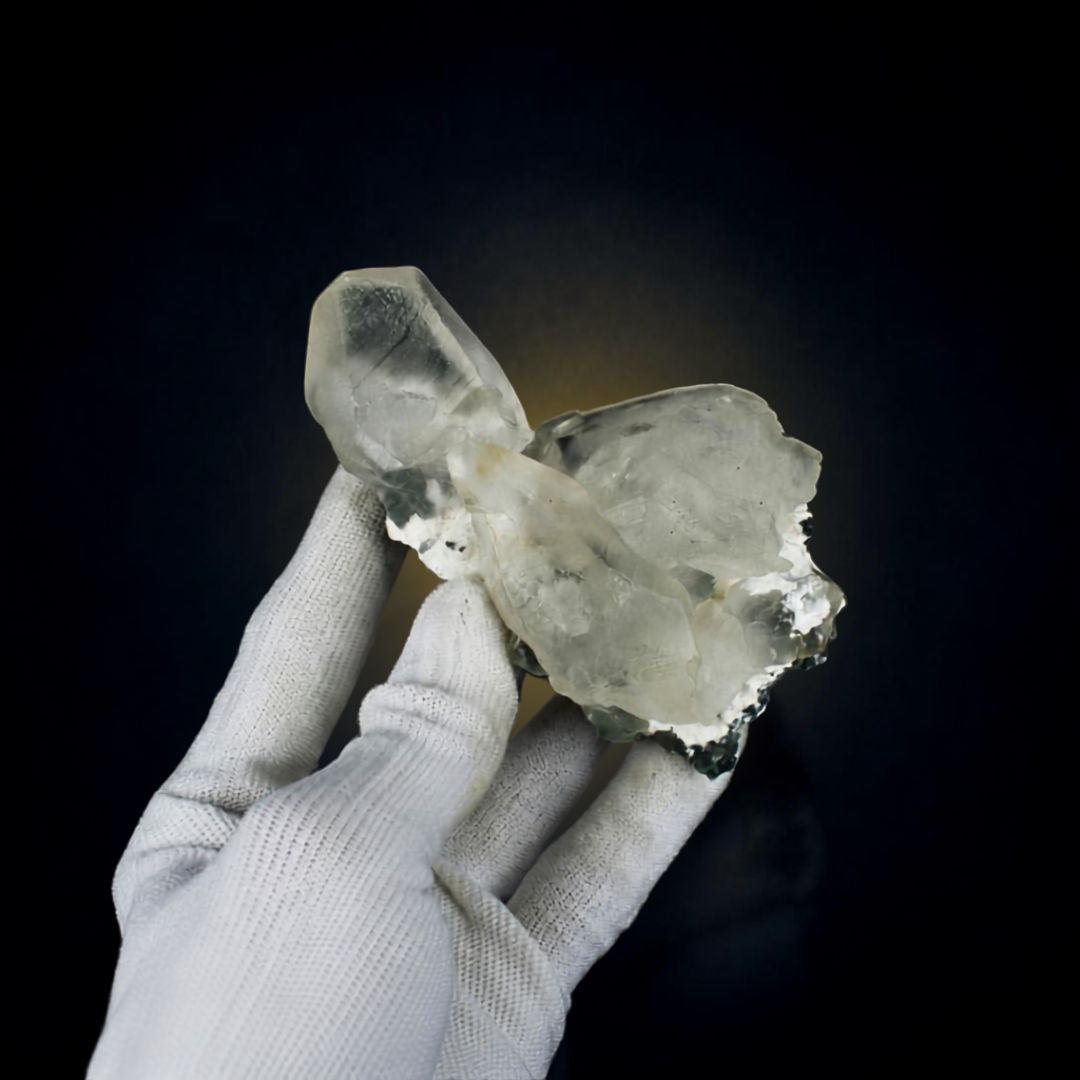 Colourless Prismatic Calcite Crystal | 220 g | 11 × 5 × 5 cm