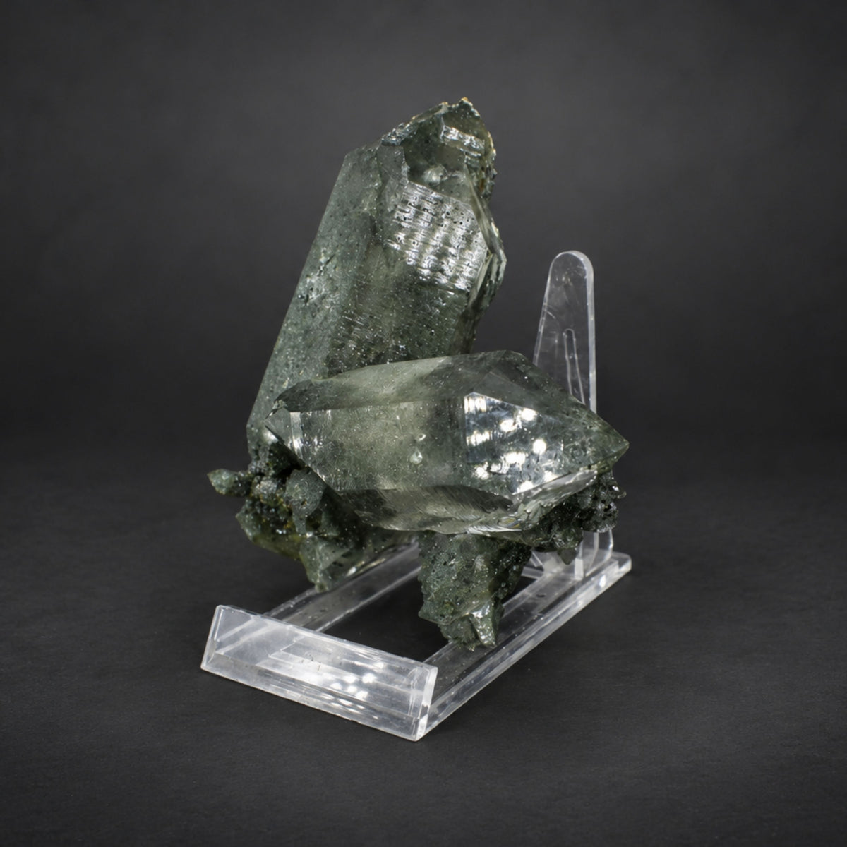 Natural Green Himalayan Quartz Mineral Specimen 12 × 10 × 5 cm 440 g