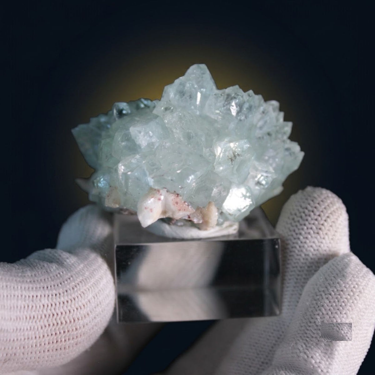 Apophyllite specimen — India, 90 g.