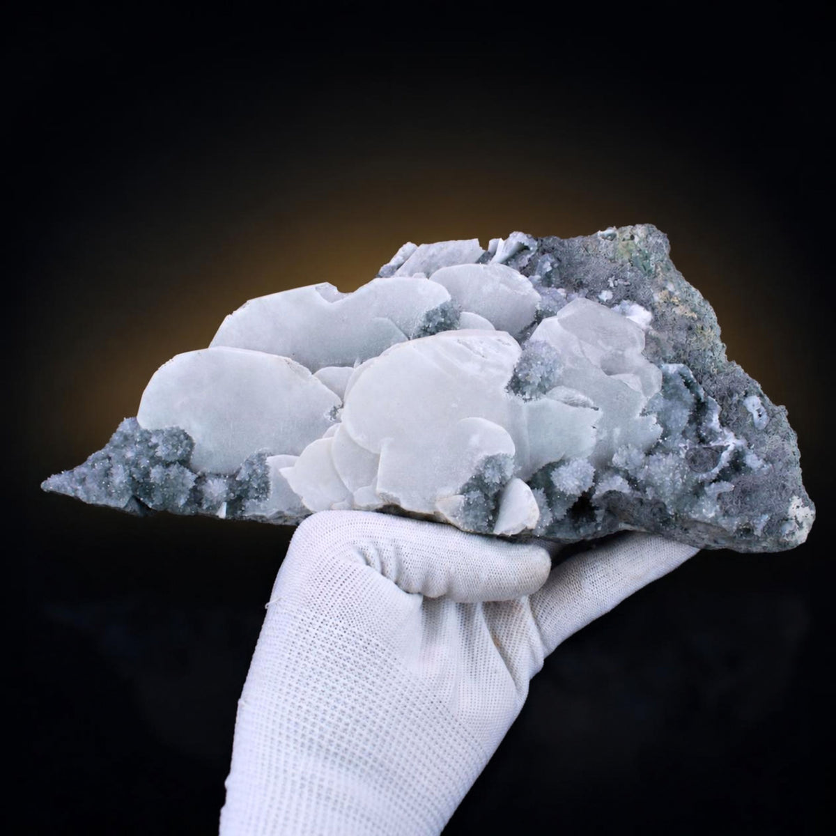 Natural Prehnite and Chalcedony Mineral Specimen 25 × 12 × 4 cm 1240 g