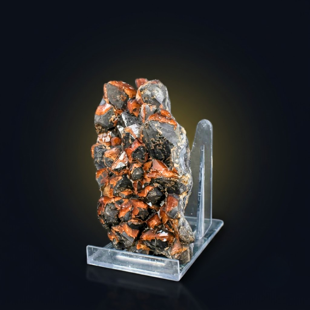 Red Amethyst with Hematite — “Alien” Formation · 600 g · 12 × 7 × 5 cm · India