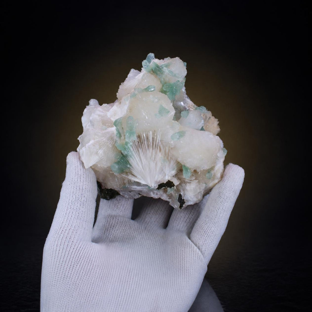Natural Green Apophyllite with Stilbite & Scolecite Crystal Specimen – 600 gm | 11 × 10 × 5 cm
