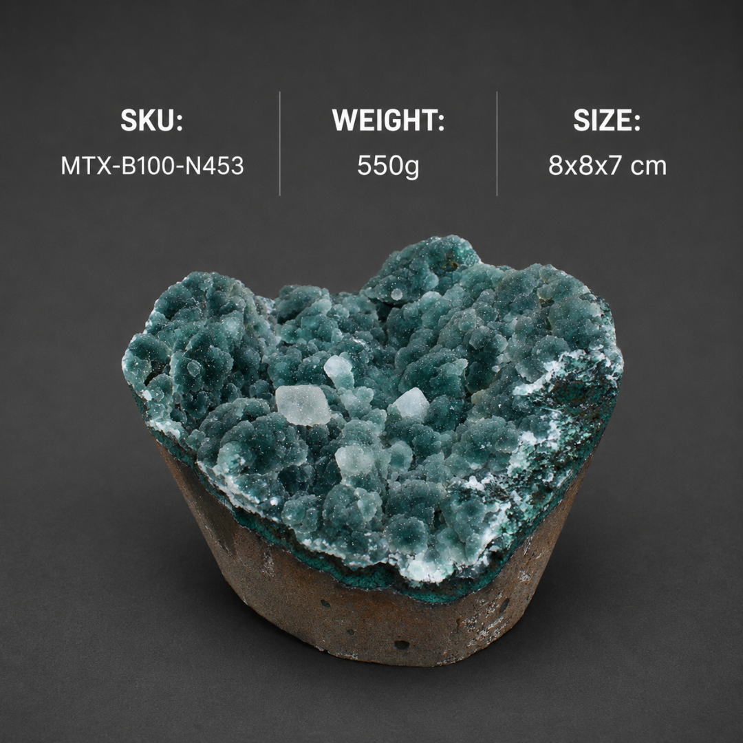 Chalcedony specimen — India, 550 g.