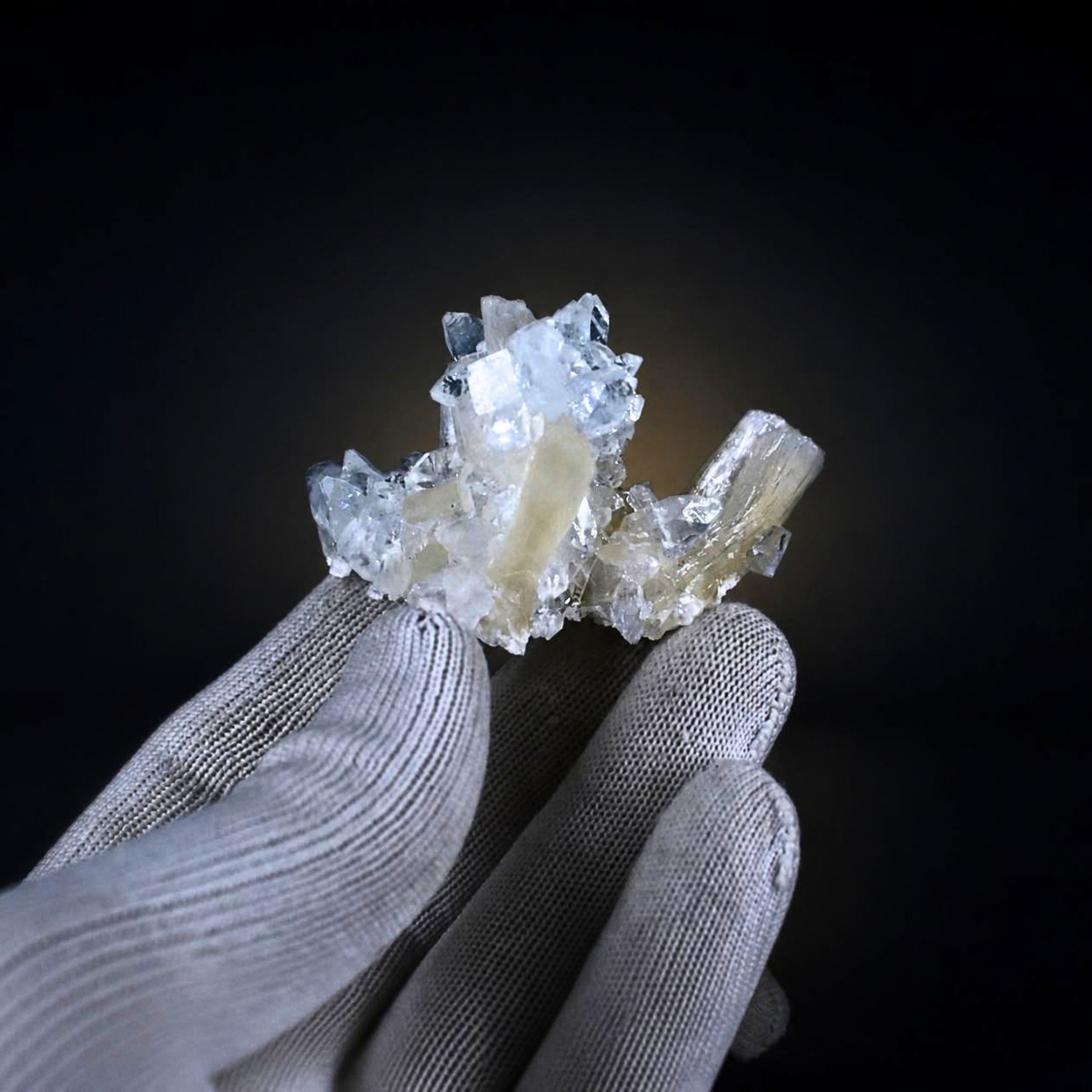 Natural Apophyllite with Stilbite Crystal Cluster – 30 g