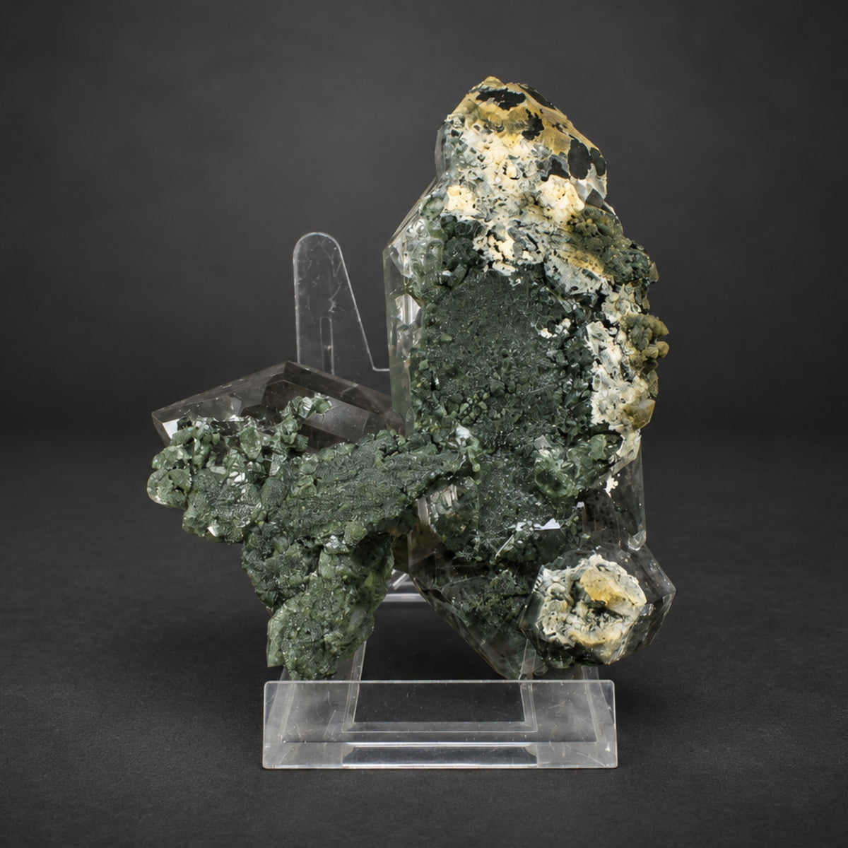 Natural Green Himalayan Quartz Mineral Specimen 12 × 10 × 5 cm 440 g