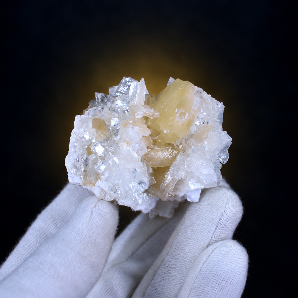 Stilbite & Apophyllite Crystal Cluster | 7 × 5 × 5 cm | 120 g
