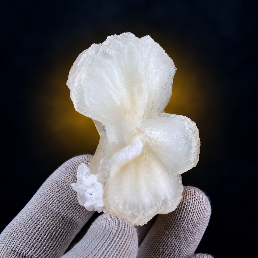 Natural White Stilbite Crystal Specimen Lot – 32 Pieces
