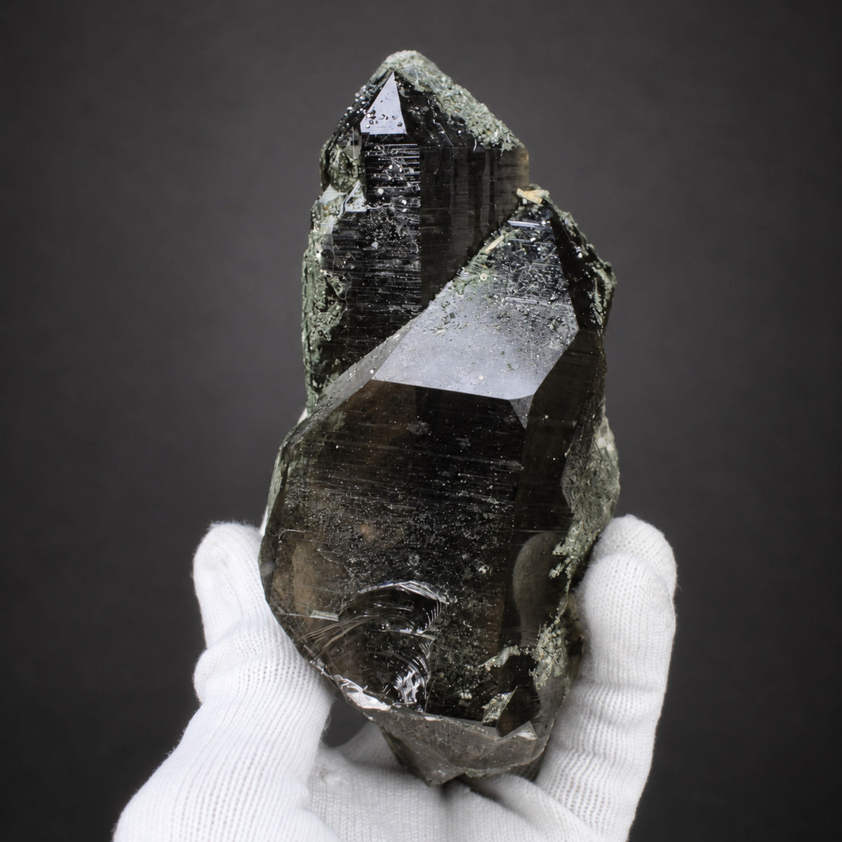 Natural Smoky Quartz Mineral Specimen 12 × 6 × 6 cm 520 g