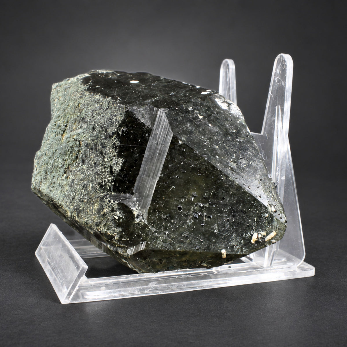Natural Green Phantom Quartz Mineral Specimen 12 × 8 × 6 cm 650 g