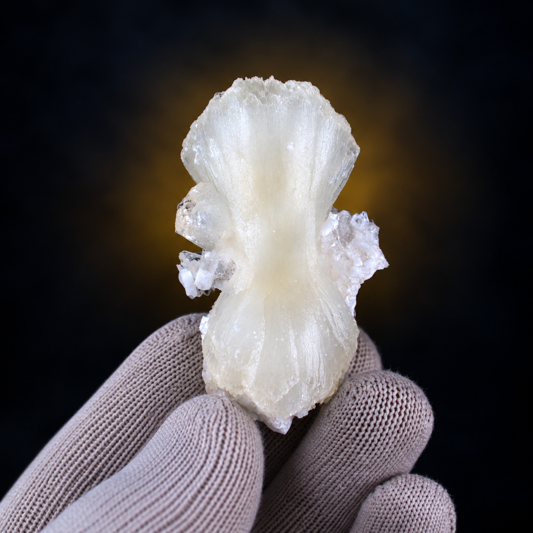 Natural White Stilbite Crystal Specimen Lot – 32 Pieces
