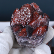 Amethyst and Hematite specimen lot — India, 5000 g.