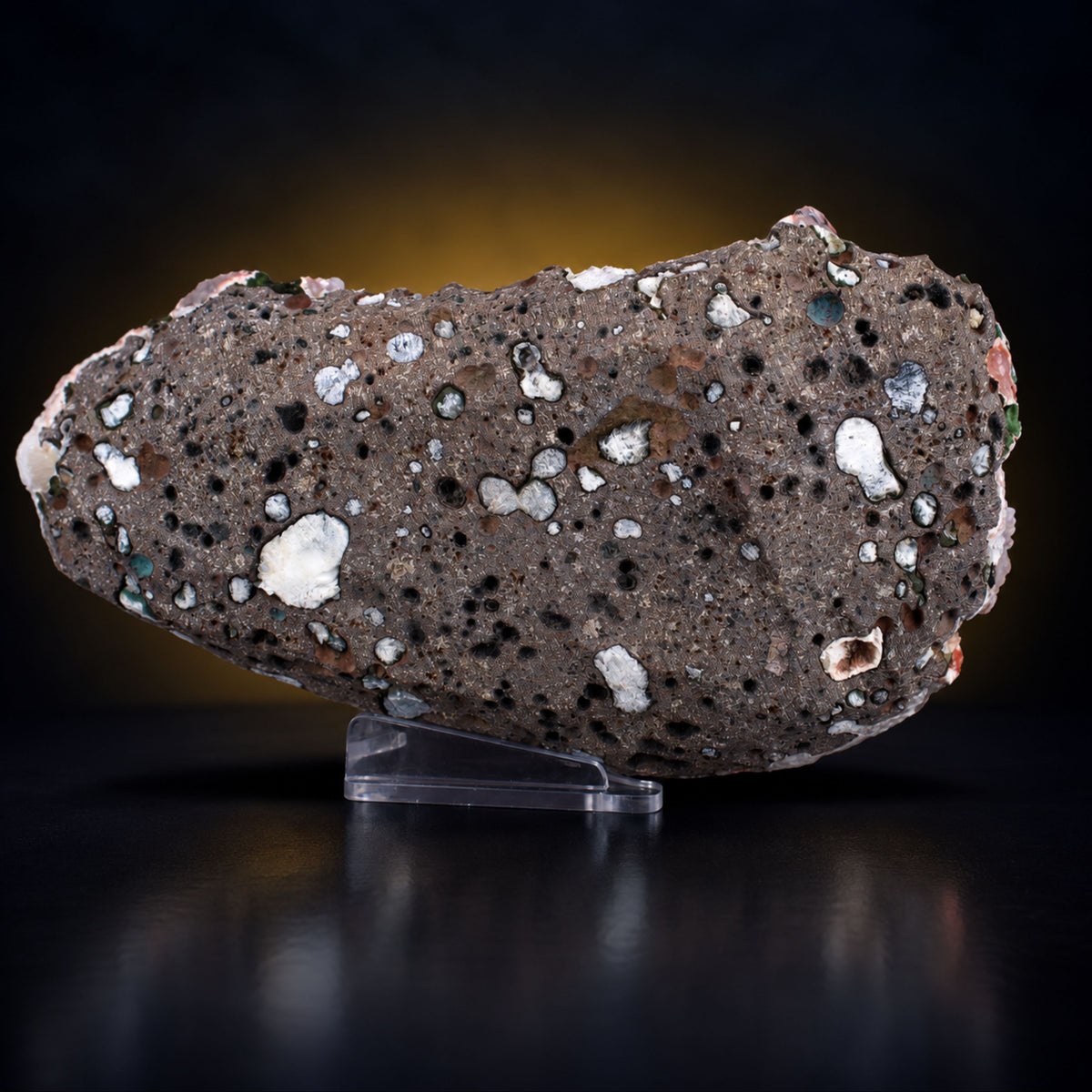 Apophyllite with Stilbite on Dark Rocky Matrix · 510 g · 16 × 9 × 5 cm