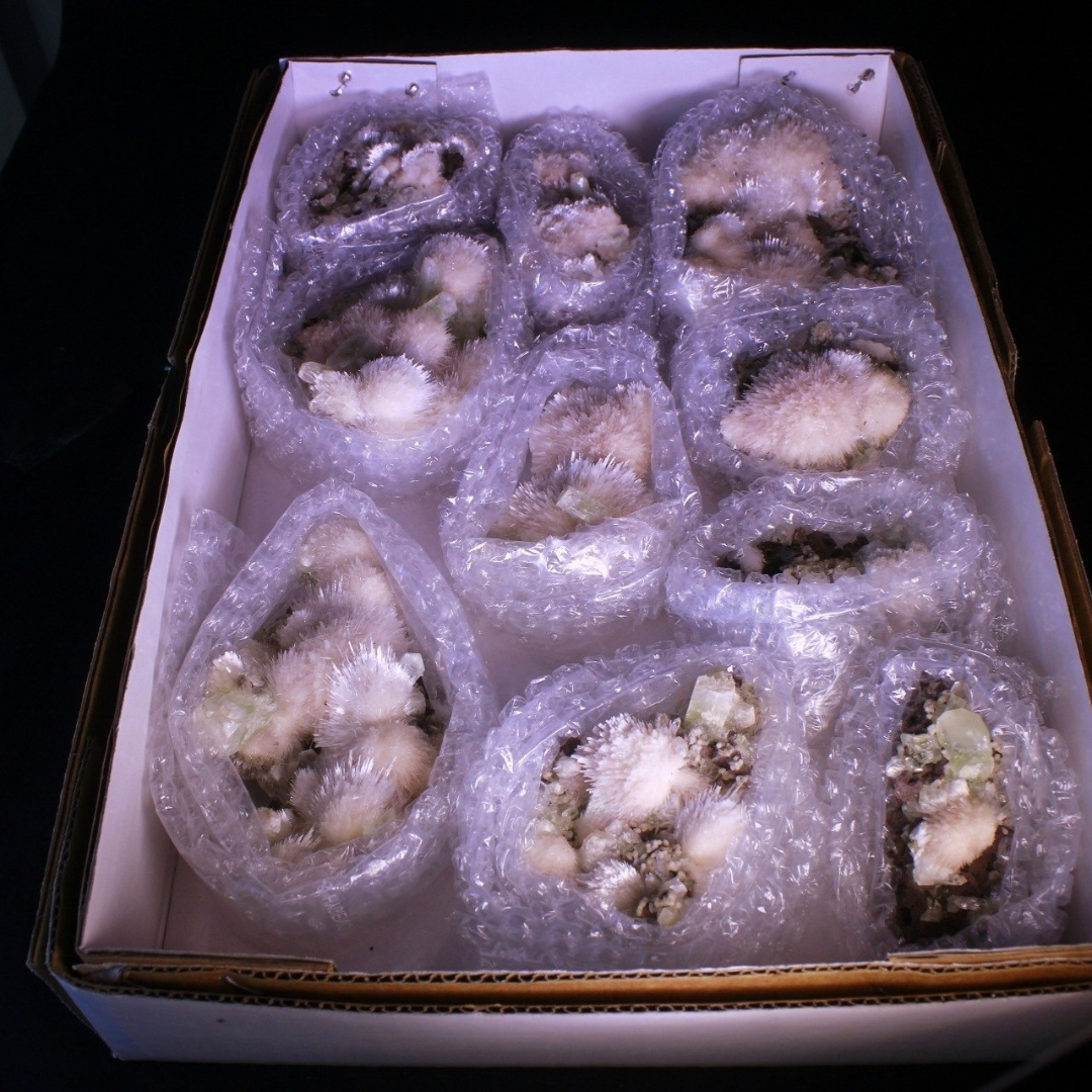 Natural Green Apophyllite with Heulandite Matrix & Scolecite – 10 Pieces Lot  from India