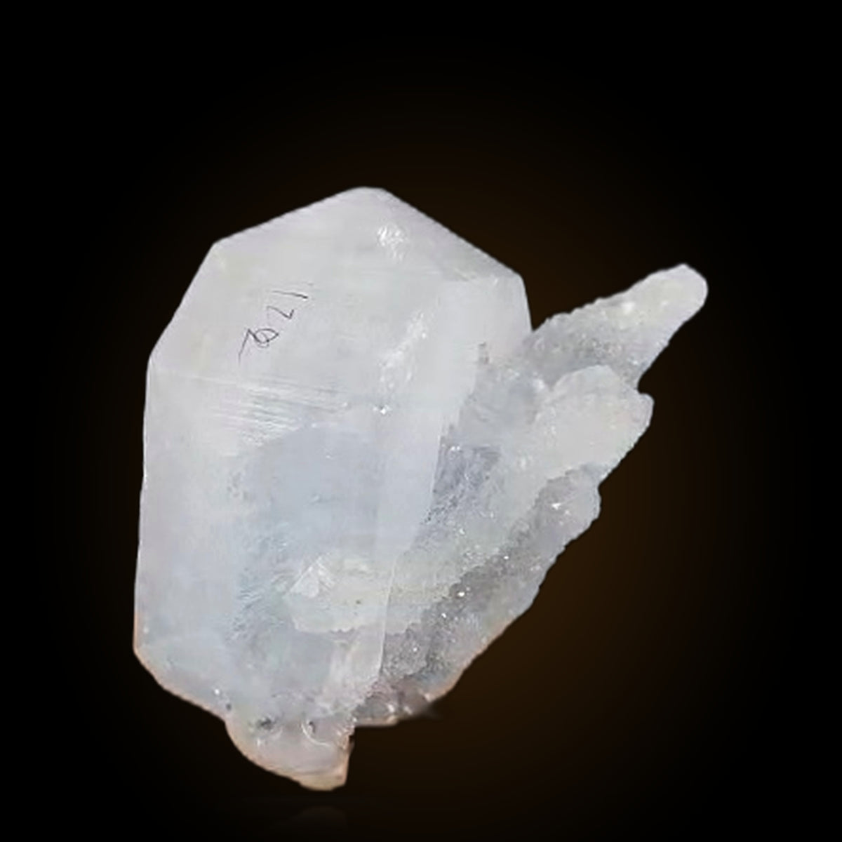 Test 1 Video Lsitn Test Crystal Prismatic Mineral Irregular 399g 4x3x2cm